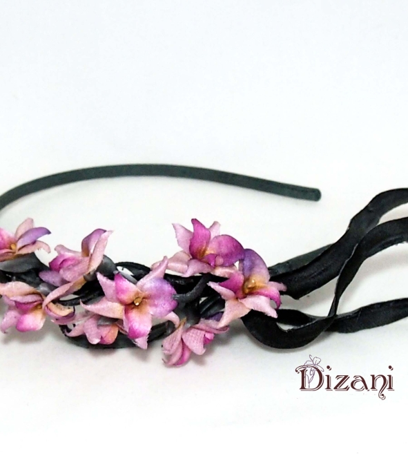 Rim with small gladioli