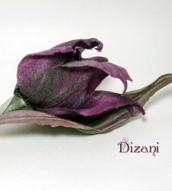Brooch tulip.
