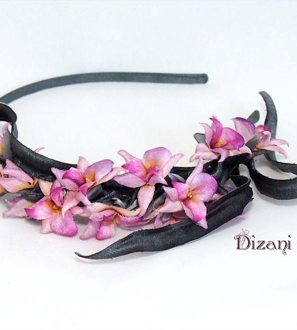 Rim with small gladioli