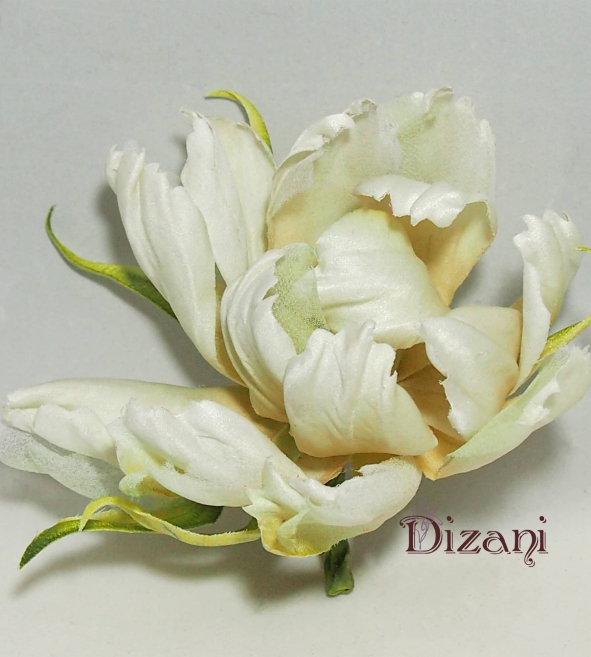 Brooch tulip.