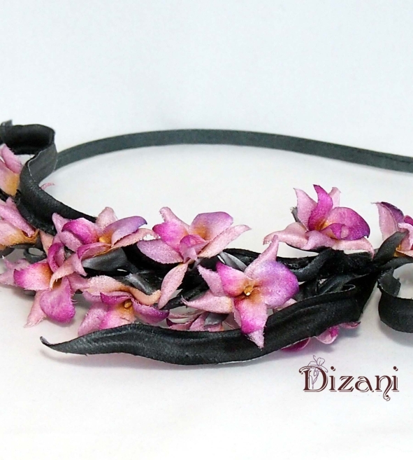 Rim with small gladioli