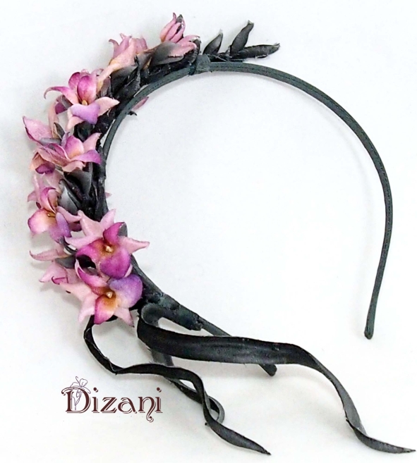 Rim with small gladioli